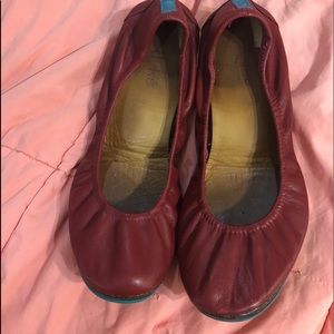 Used cardinal size 9